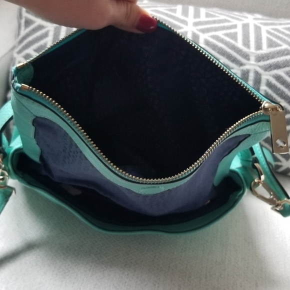 Gorgeous Authentic Kate Spade Leather Crossbody - Picture 12 of 16